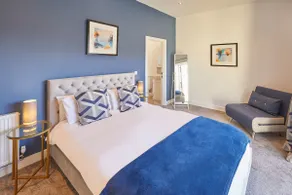Host & Stay - West Cliff Retreat - Image 4