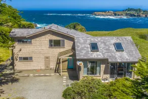 OCEANFRONT, LARGE LUXURY HOME, COASTLINE & BEACH - Image 5