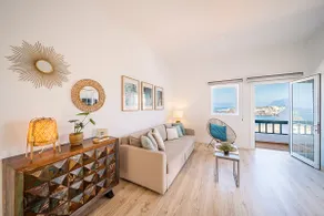 Beautiful oceanfront apartment in Tenerife. - Image 3