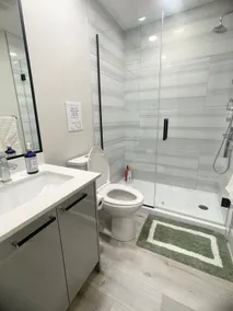Hidden Gem/ 2 BR w/ Indoor Hot tub nr HOSP/TC - Image 5