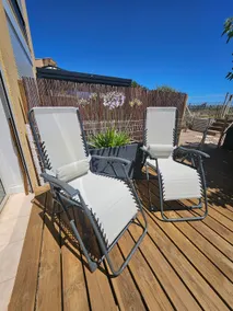 Beachfront apartment with direct beach access - Image 4