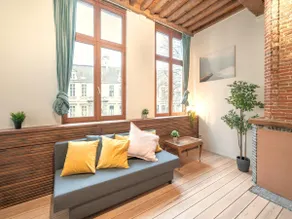 The Hendrik Square Residence - Image 2