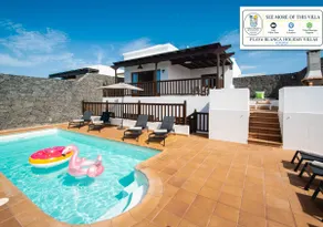 Stylish 6 Bed • Pool • Near Beach & Waterparks - Image 3