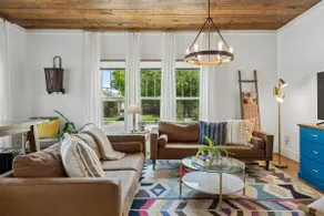 Birdsong Retreat | Dtwn McK l 50 min to World Cup - Image 5