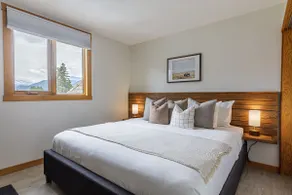 Morningside - Pet Friendly, Stunning Mtn Views - Image 2
