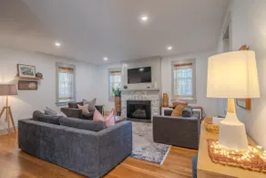 3-Bedroom 🔸 Steps from Bucknell 🔸 Renovated - Image 2