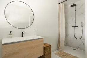 Luxury guest house for work or private. - Image 5
