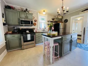 Grandma B’s House: Victorian 3BR Near KC Weddings & WC26 - Image 3