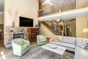 Spacious 6BR Mountainview | Hot Tub - Image 4