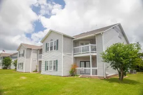 Snowbird-friendly condo with AC, outdoor pool, ten - Image 2