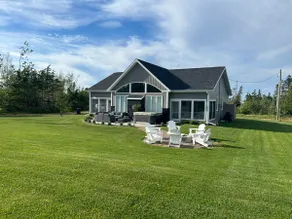 Hot Tub/New 3 Bedroom House/Walk to Beach - Image 2