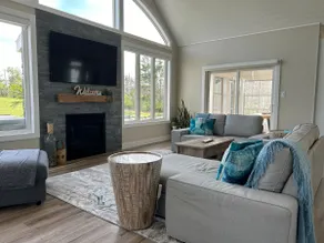 Hot Tub/New 3 Bedroom House/Walk to Beach - Image 3