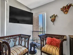 Royal Suite, Heated Pool & Spa 2 Bed 2 Bath - Image 5