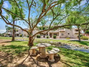 Royal Suite, Heated Pool & Spa 2 Bed 2 Bath - Image 3
