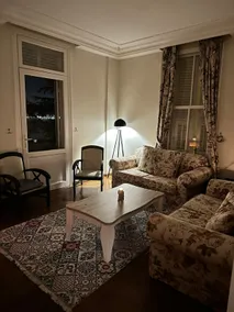 Peaceful Mansion Apartment with Sea View - Image 2
