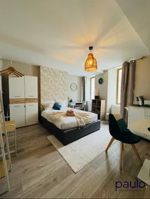 Chic studio located in the city center. - Image 4