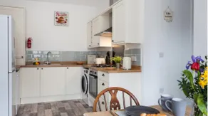 Family & Dog Friendly|Garden Views|Beach 4 Miles - Image 5