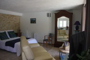 Quiet Maïwen studio with private pool - Image 3
