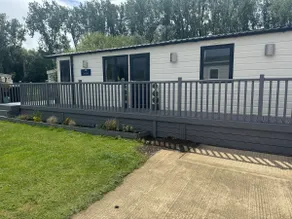Lovely family holiday home at Billing Aquadrome. - Image 2