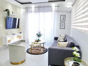 Paradise Room Rialto Residences - Image 2