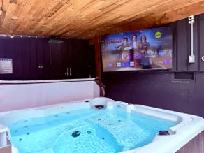 Hot Tub Sauna AC Riverfront Escape Recharge Chalet - Image 2