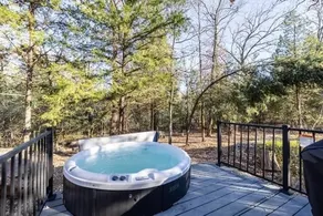 Perfect Cabin for Two- Hot Tub - Image 5