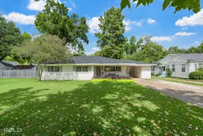 Cheerful and chic- newly renovated home 4br/3b - Image 5