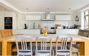 Luxe 3b/3b duplex w/ terrace, BBQ & parking. Near Kings Cross & central London. - Image 4