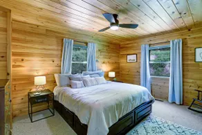 Unbelievable-Gas Fireplace-Hot Tub-*4x4 Needed!* - Image 5