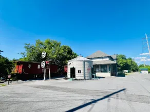 New York Central Vintage Caboose - Image 2