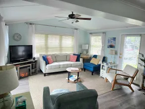 50 ft to Beach-Lakeview |Hot Tub| Quiet & Relaxing - Image 3