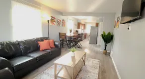 4 QUEEN Beds.10 min to Downtown. Stylish - Image 4