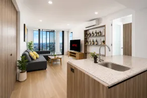 42F Luxury Stay MelbCBD. 2BR.2Bath. 6Pax. Freepark - Image 4
