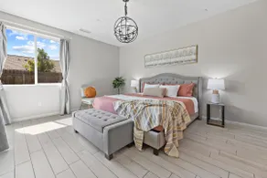 Tulare 3 BR Home - Fast WiFi - Memory Foam Beds - Image 5