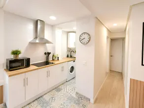 VIBUhomes Apartment next to the Cathedral - Image 5