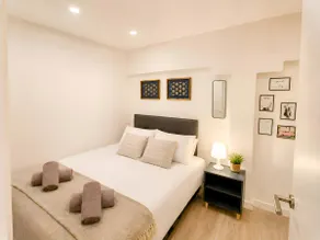 VIBUhomes Apartment next to the Cathedral - Image 3