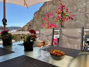 Lovely and private apartment with a large terrace and pool - Image 4