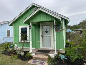 Charming cottage w/ outdoor shower in fishing town - Image 4
