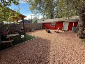 Downtown Ruby Red Bungalow w/AC, Fully Fenced Yard, W/D, 2 Smart TVs, Fast WiFi - Image 2