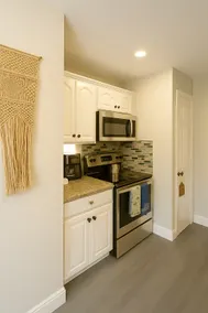 Elegant 3BR Near Hard Rock Stadium & Beaches - Image 4