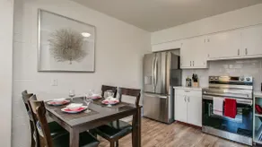 Quiet Arcadia 2 Bdrm Hideaway Location and Charm! - Image 2
