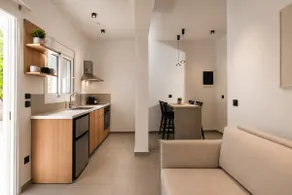 Theros Luxury Apartment - Image 4