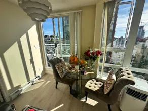 Penthouse with 3 decks w/ water views on Beach /Seawall - Image 5