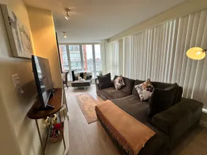Penthouse with 3 decks w/ water views on Beach /Seawall - Image 4