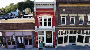 Downtown Apartment Above Coffee Shop Perfect for 2 - Image 2