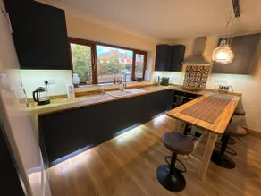 New City Ground Floor Flat, 3x Ensuite Double Beds - Image 4