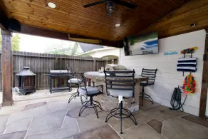 Hobby Airport Haven w/ Pool & Outdoor Lounge - Image 4
