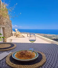 Studio apartment with a Terrace overlooking the Gulf - Lt - Image 2