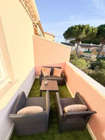 *Lilas* Air conditioning • Swimming pool • Parking • Large balcony - Image 5