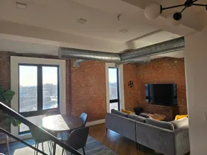 beautiful large sunny penthouse condo apartment - Image 4
